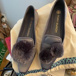 Beautiful Tory Burch Pom Pom smoking slipper satin/grosgrain size 71/2